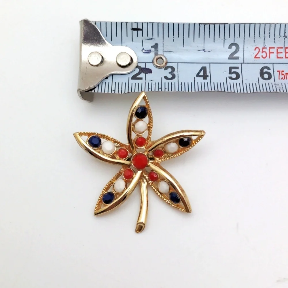 Vintage 70s Flower Brooch Red White Blue